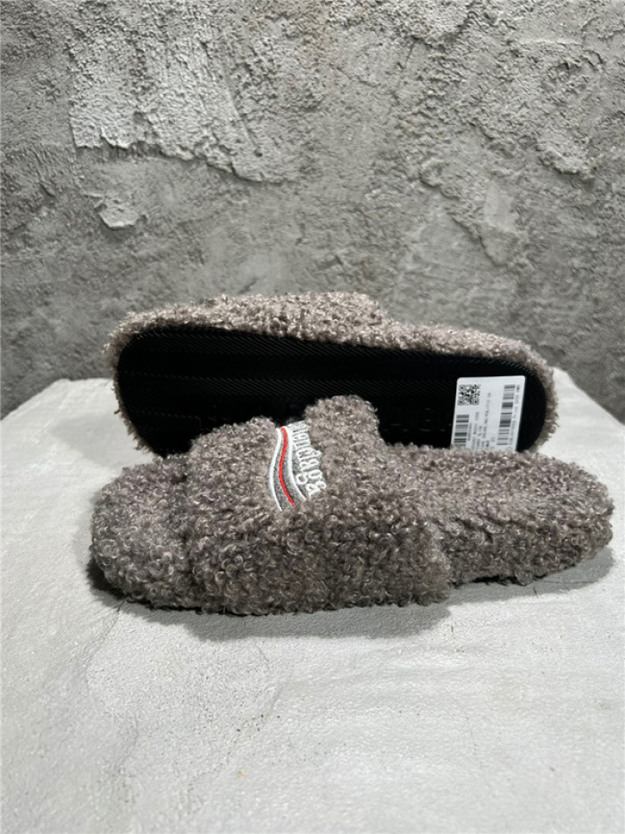 BLCG SLIPPERS