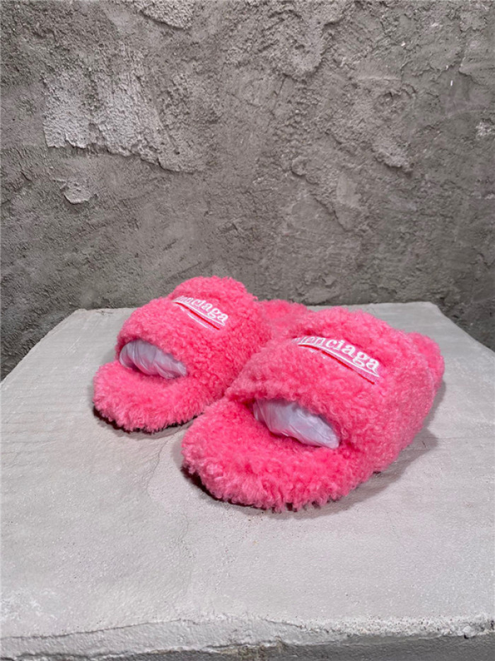 BLCG SLIPPERS