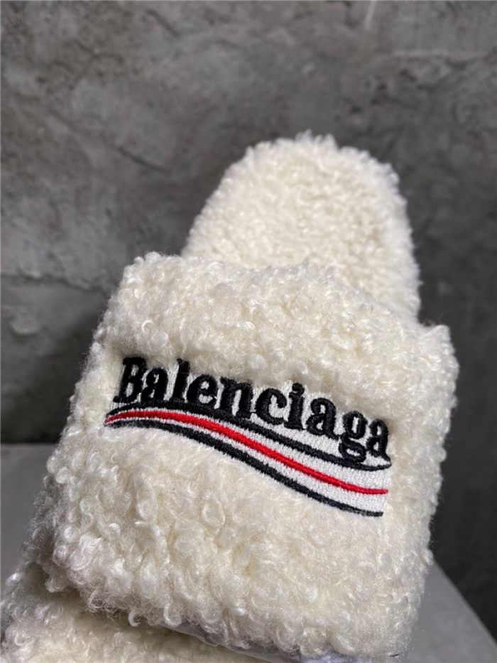 BLCG SLIPPERS