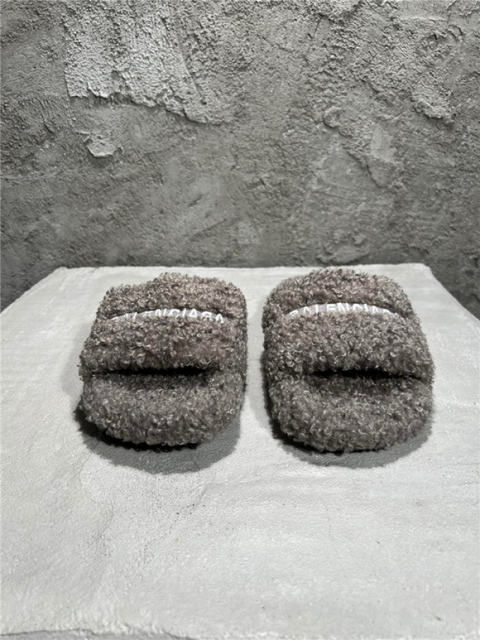 BLCG SLIPPERS