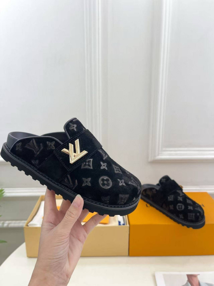 LV SLIPPERS