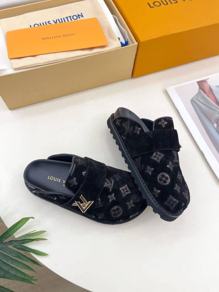 LV SLIPPERS