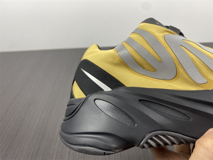 Adidas Yeezy Boost 700 MNVN Honey Flux GZ0717