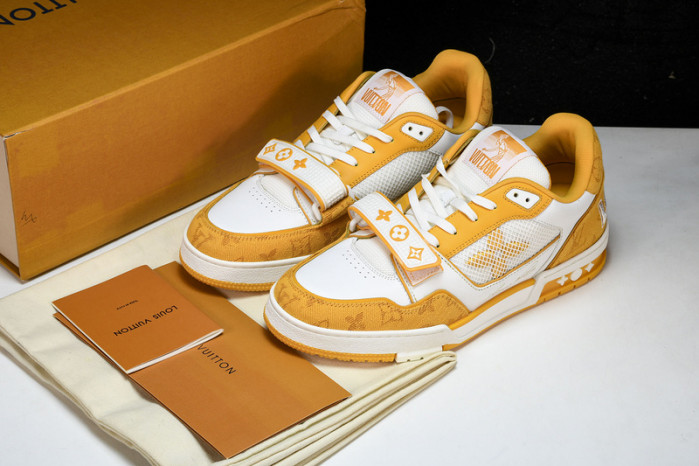 LV SNEAKER LOW  121205