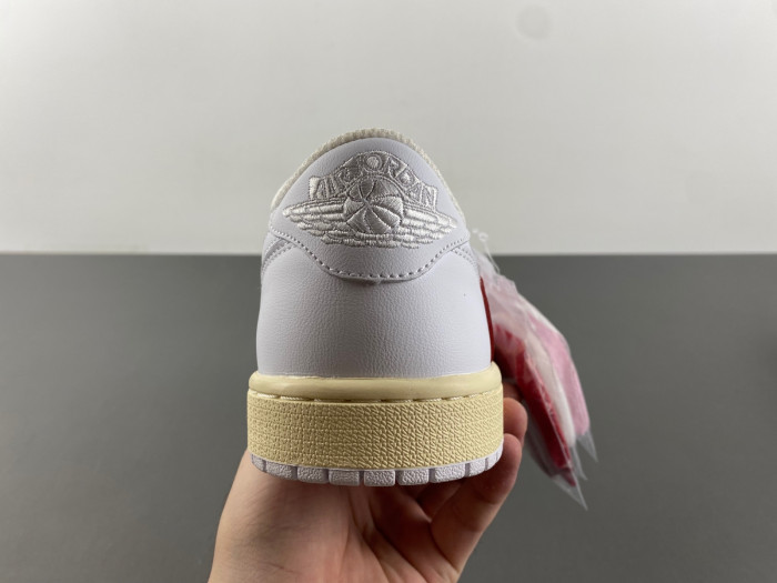 Travis Scott x Air Jordan 1 Low  CQ4277-113