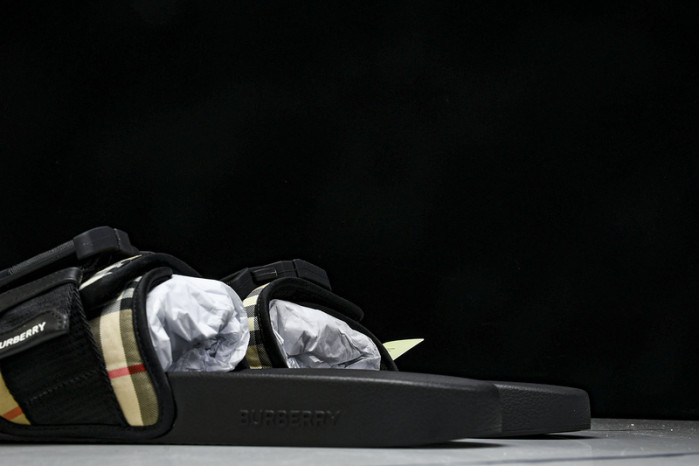 BURBERRY Slide