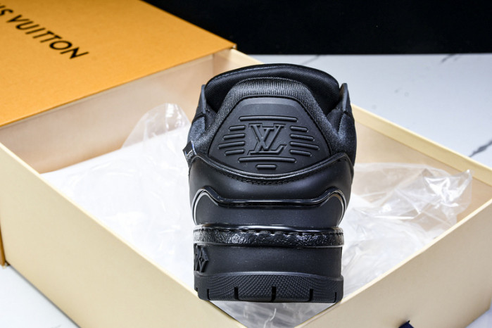 LV SNEAKER LOW FOR-LV220