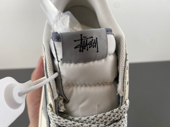 Travis Scott x Fragment Design x Jordan Air Jordan 1 Low OG SP AJ-SJ2068-130