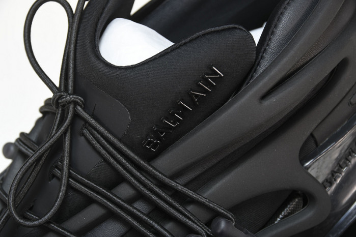 Balmain Sneakers FOR04