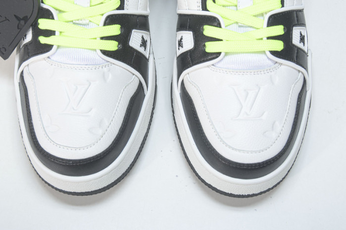 LV SNEAKER LOW YEE-004