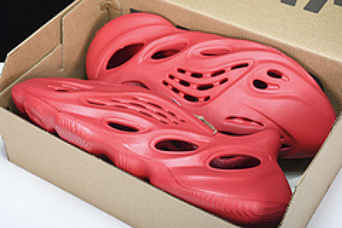 Adidas Yeezy Foam Runner Red CW3355