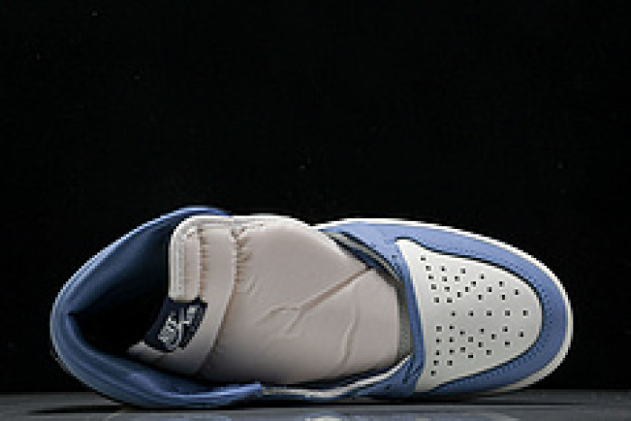 Air Jordan 1 High OG“First in Flight” FD2596-400