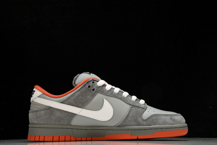 Nike Dunk SB Low“Staple NYC Pigeon”  304292-011