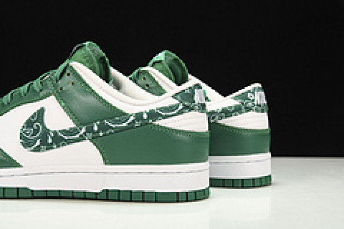 NIKEDunk Low ESS“Green Paisley” DH4401-102
