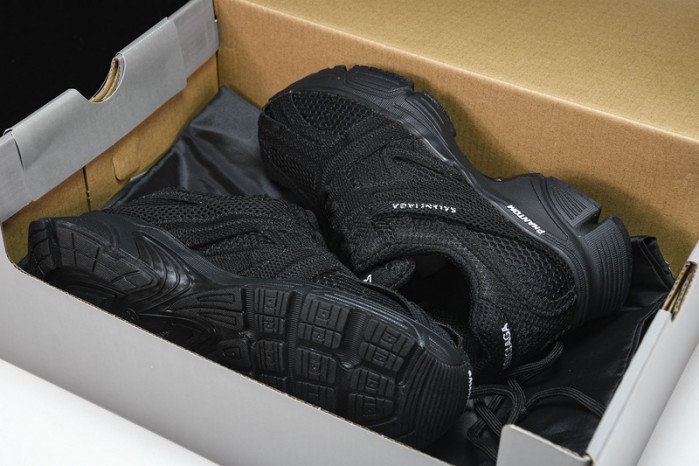 BLCG PHANTOM YEESHOES042801