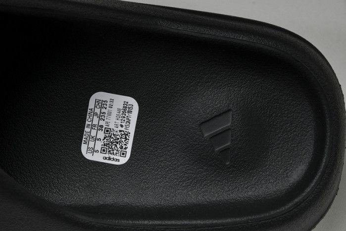 Yeezy Slide Onyx  HQ6448