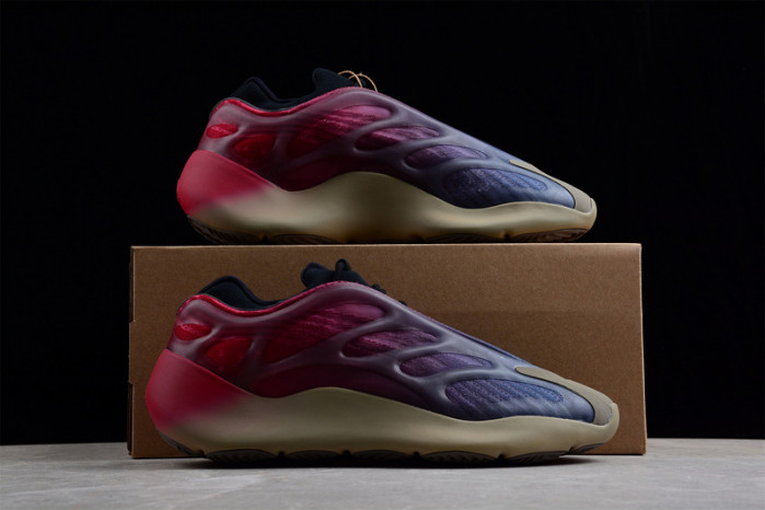 ADIDAS YEEZY 700 V3  “Fade Carbon” GW1814