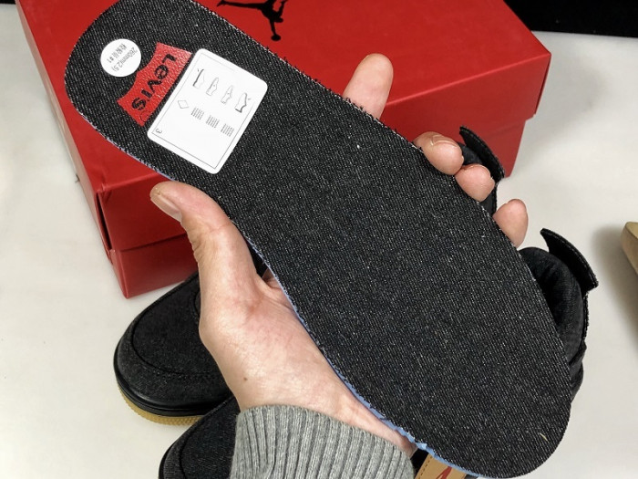 Air Jordan 4 Retro Levis NRG  Levis - Black Denim AO2571-001