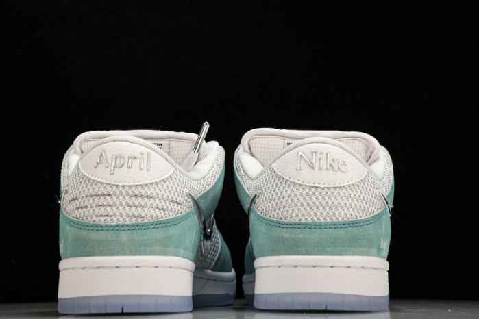 APRIL SKKATEBOARDS x nike SB Dunk Low Turbo Green FD2562-400