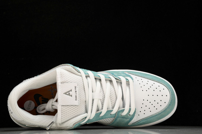APRIL SKKATEBOARDS x nike SB Dunk Low Turbo Green FD2562-400