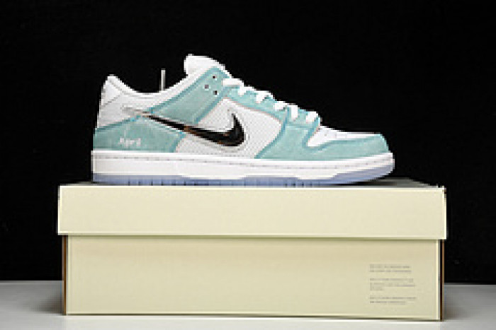 APRIL SKKATEBOARDS x nike SB Dunk Low Turbo Green FD2562-400