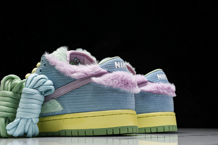 Verdy x Nike SB Dunk Low “Visty”  FN6040-400