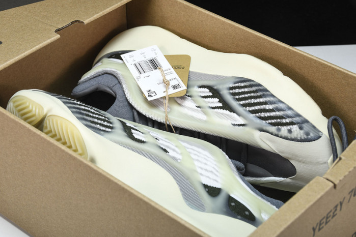 ADIDAS YEEZY 700 V3 Fade ID1674