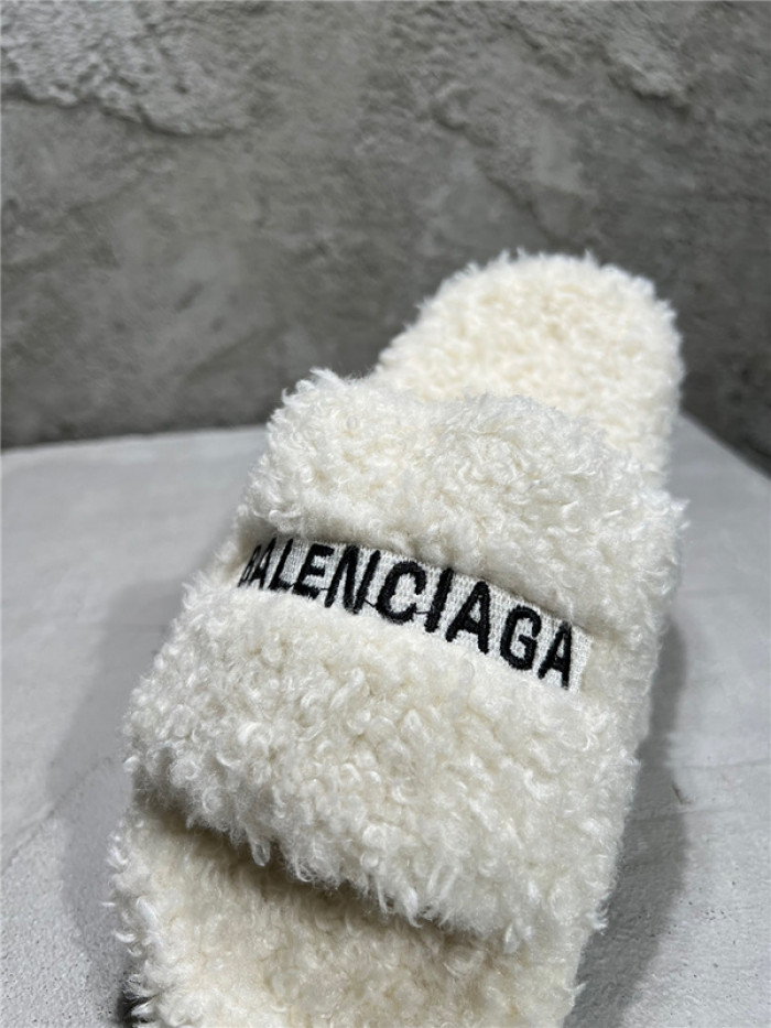 BLCG SLIPPERS