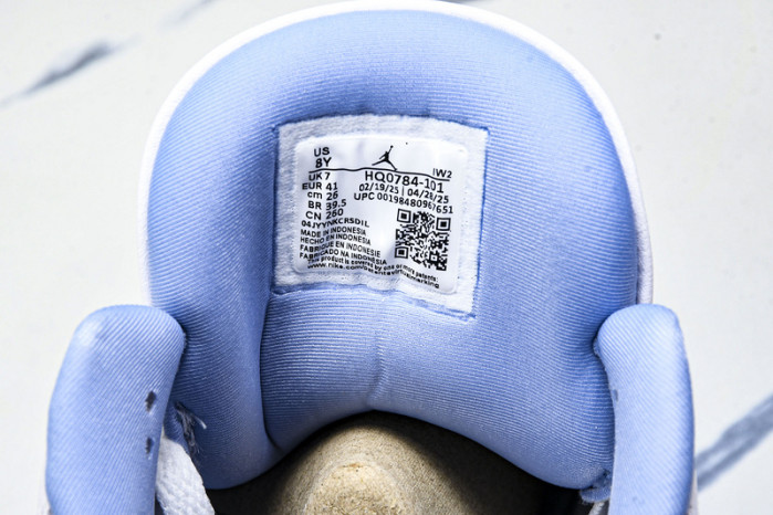 Air Jordan 3 "Cobalt Bliss" HQ0784-101