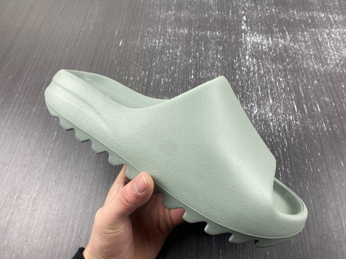 YEEZY SLIDE ID5480