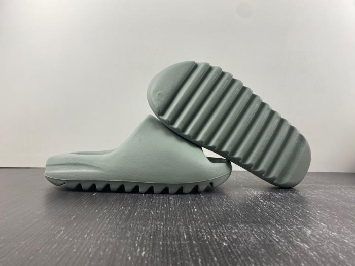 YEEZY SLIDE ID5480