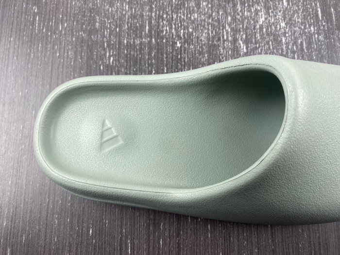YEEZY SLIDE ID5480