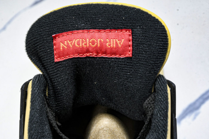 Jordan 4 Retro "Pizza"  IH2094-200