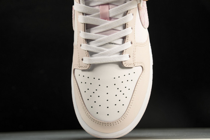 Nike Dunk Low “Pink Paisley” FD1449-100