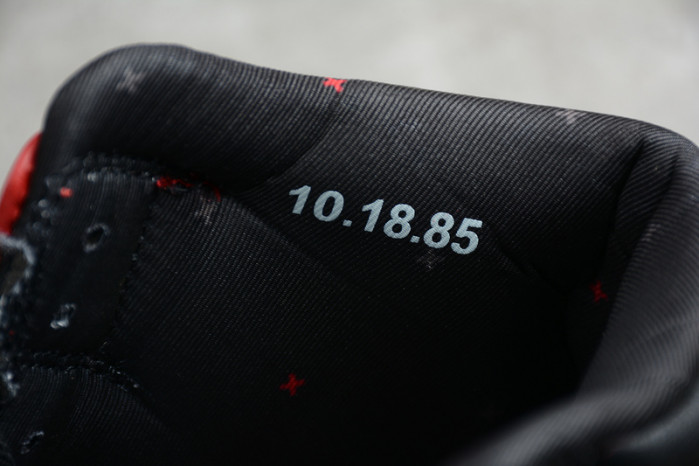 Air Jordan 1 Retro Banned (2011) 432001-001