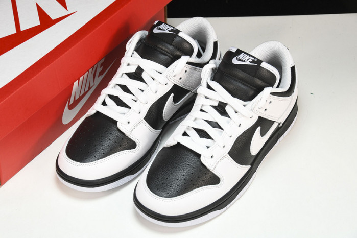 Nike Dunk Low‘Reverse Panda’ FD9064-011