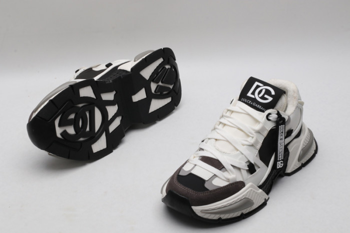 DG SNEAKERS 052505
