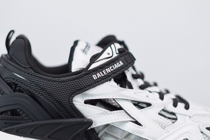 BLCG Track.2 black and white 570391 W2GN3 1090