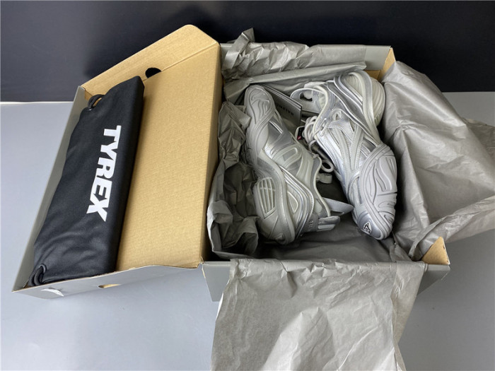 BLCG 5.0 TYREX 20SS RUNWAY SLIVER GREY 617517 W2WA1 8100