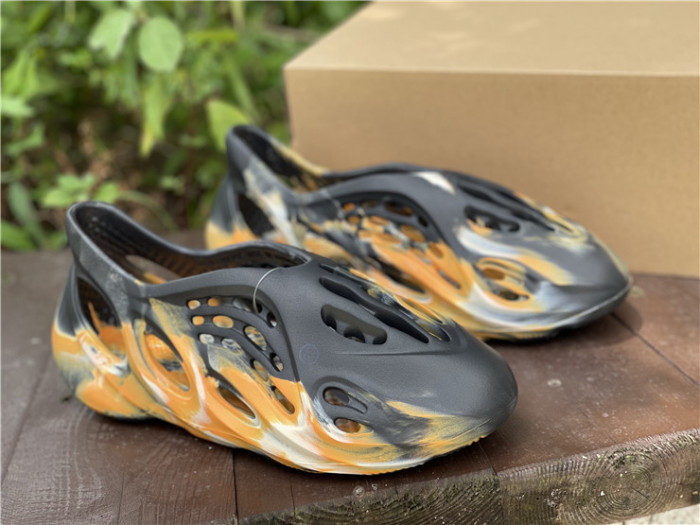 Adidas Yeezy Foam RNNR MXT Moon