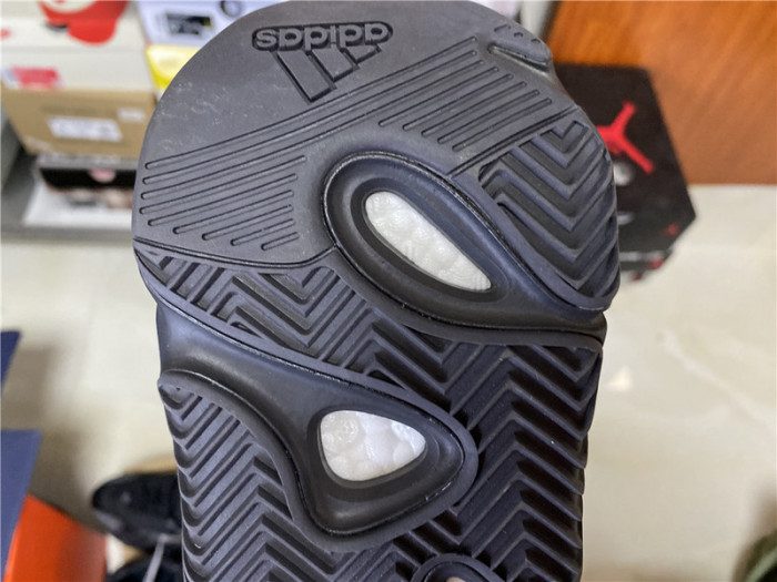 ADIDAS YEEZY BOOST 700 MNVN ORANGE - FV3258