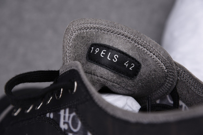 D10R B23 Sneakers Low Top