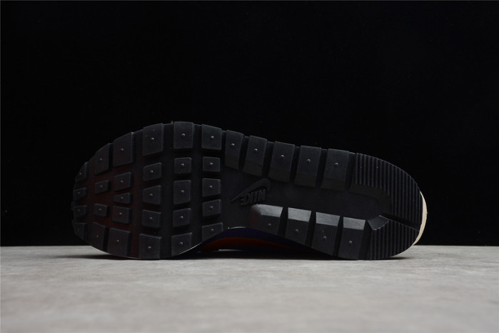 Nike Vaporwaffle sacai Dark Iris  DD1875-500
