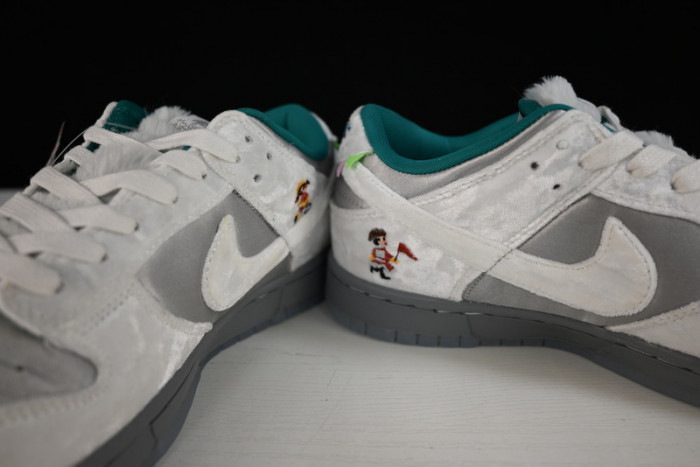 Nike Dunk Low"Ice and Snow Festival DO2326-001